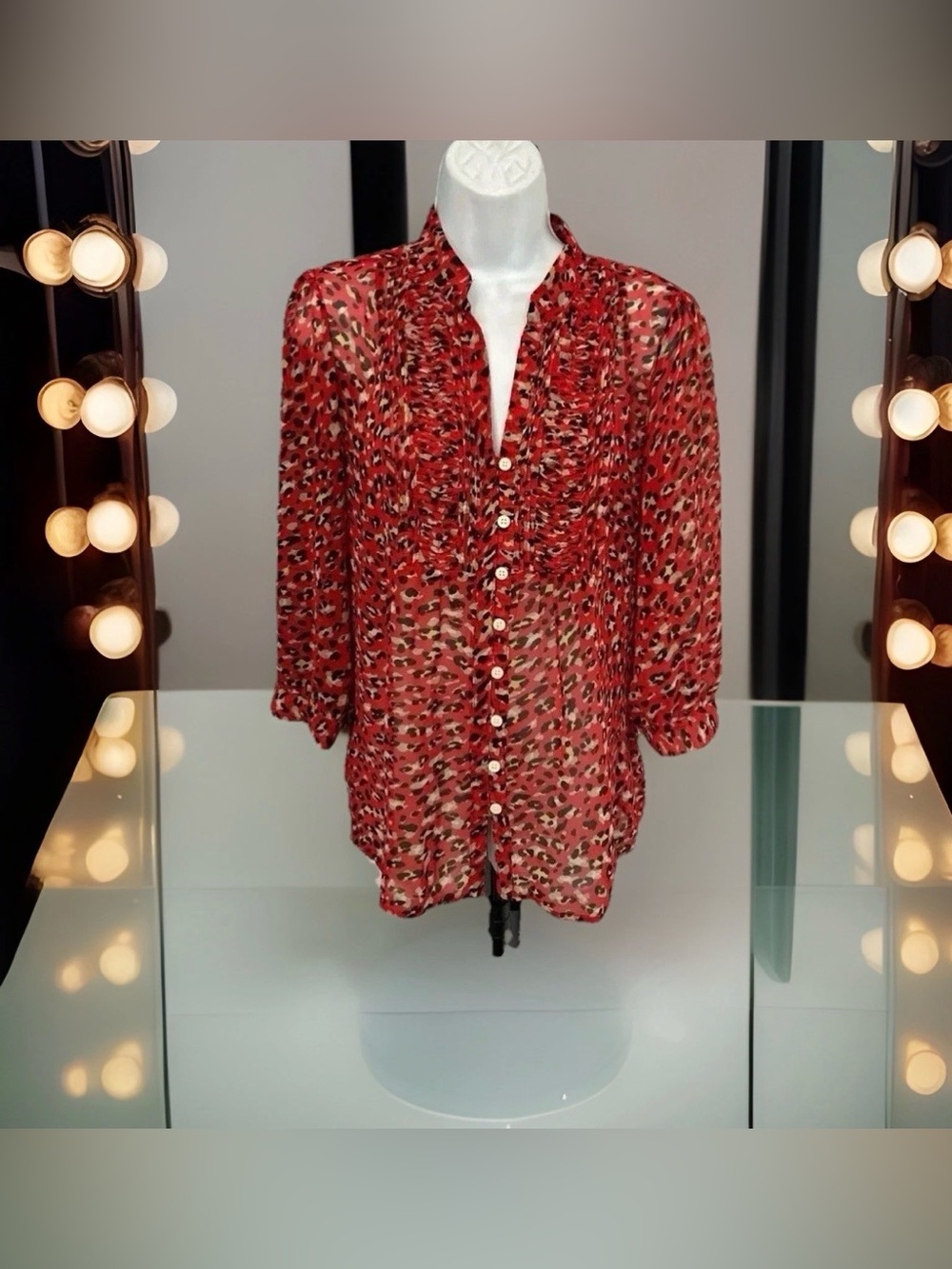 Banana Republic Women’s Medium Sheer‎ Blouse Animal Print Pin Tuck